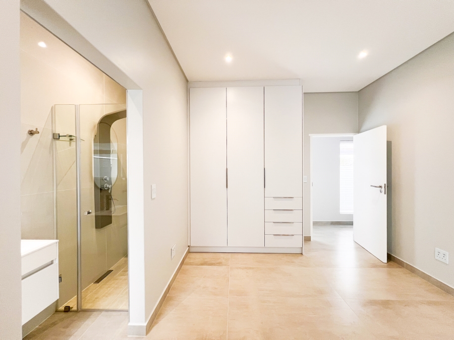 4 Bedroom Property for Sale in Country Club Western Cape